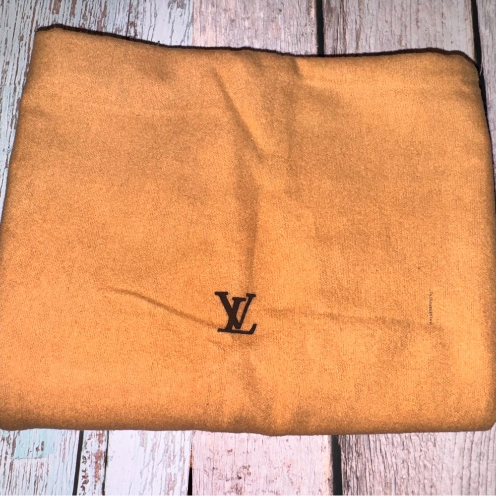 Louis Vuitton tan dust bag for a large bag - EUC